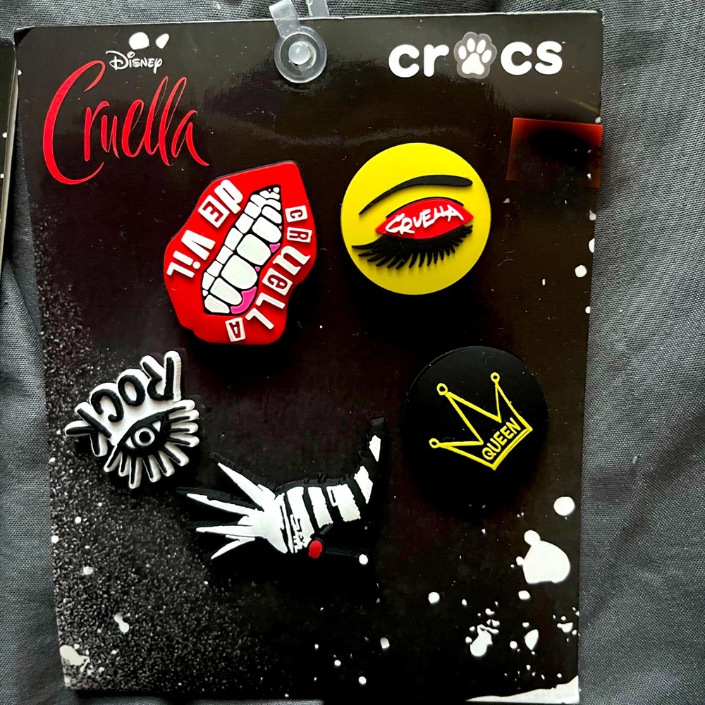 New Disney Limited edition Cruella croc jibbitz and other random croc jibbitz.